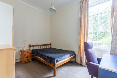 4 bedroom flat to rent, 2630L South Oxford Street, Edinburgh, EH8 9QF