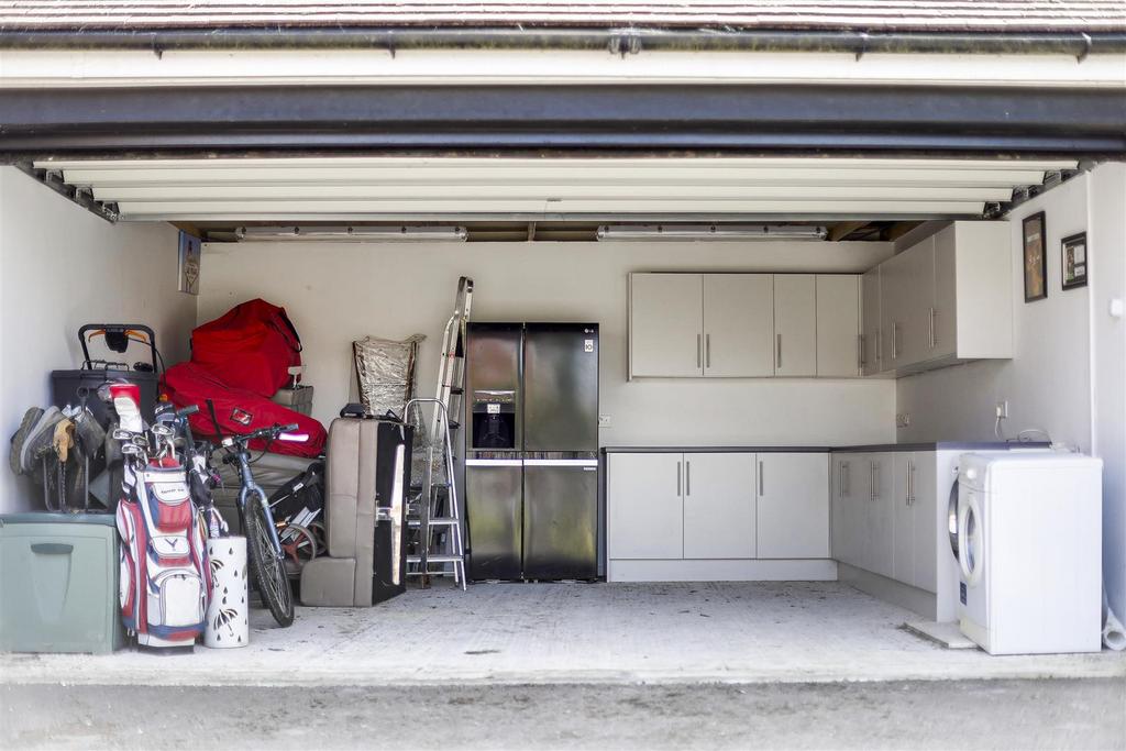 Garage.JPG