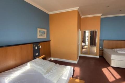 52 bedroom terraced house to rent, Carlisle Parade, Hastings