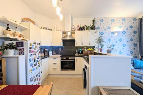 1 bedroom flat for sale, Springbank Court, Woodley