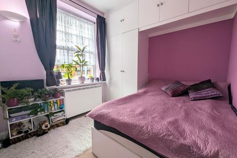1 bedroom flat for sale, Springbank Court, Woodley