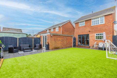 3 bedroom detached house for sale, Elmdale Drive, Carlton Colville