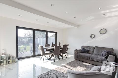 3 bedroom end of terrace house for sale, Eddy Close, Romford, RM7