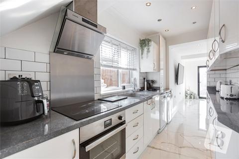 3 bedroom end of terrace house for sale, Eddy Close, Romford, RM7