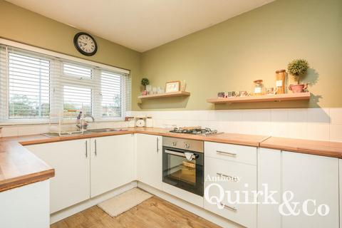 3 bedroom semi-detached house for sale, Harrow Road, Canvey Island, SS8