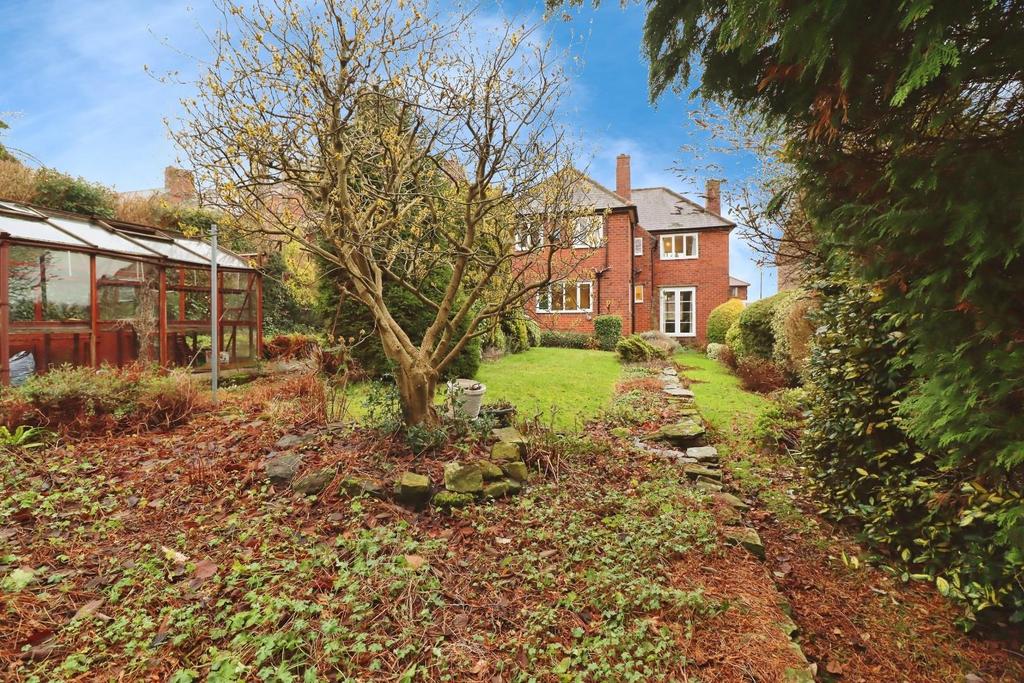REAR GARDEN 06.jpg