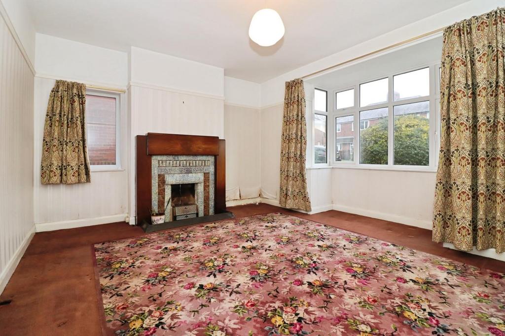DINING ROOM 01.jpg