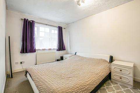 3 bedroom semi-detached house for sale, Westmacott Drive, Feltham, TW14