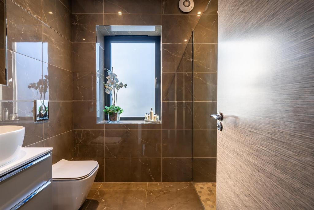 Family Shower Room