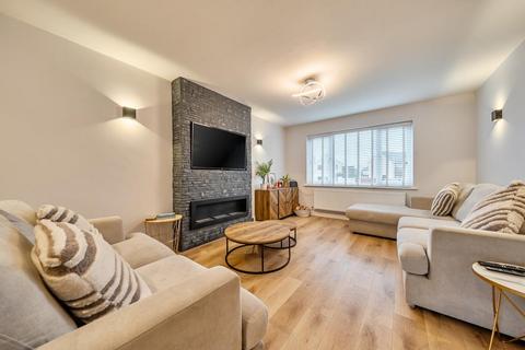 4 bedroom detached house to rent, Oxlease,  Witney,  OX28