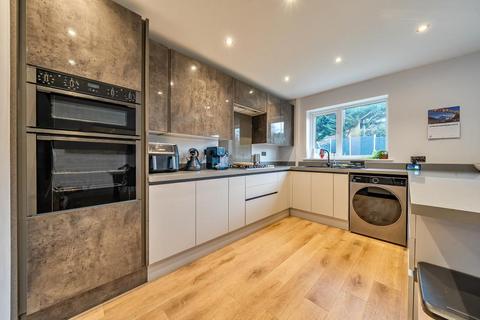 4 bedroom detached house to rent, Oxlease,  Witney,  OX28