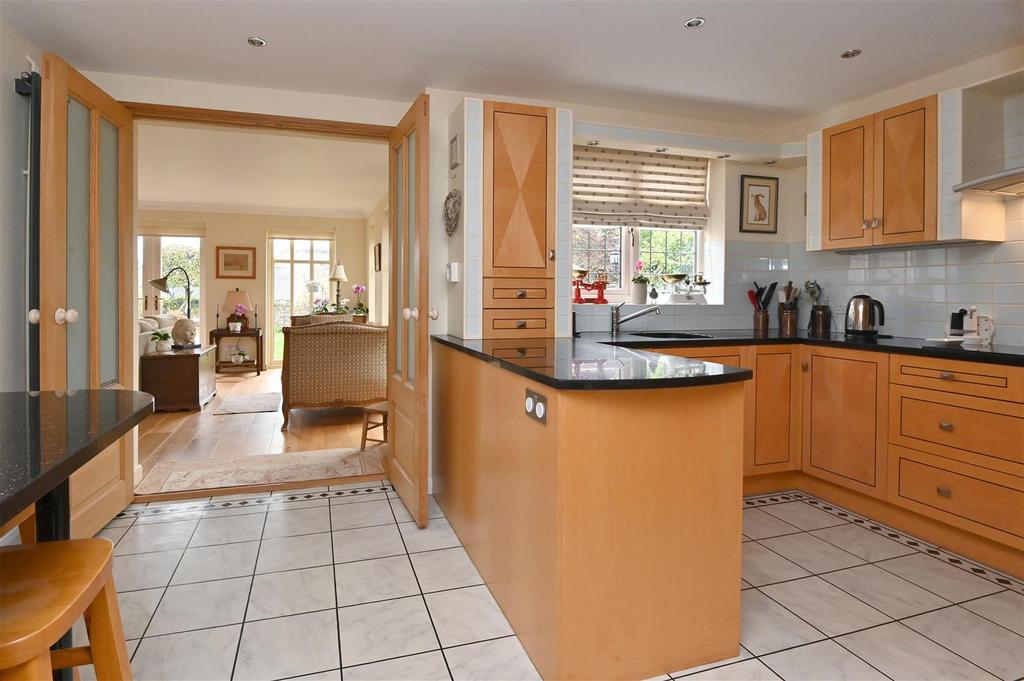 Kitchen to Lounge.jpg