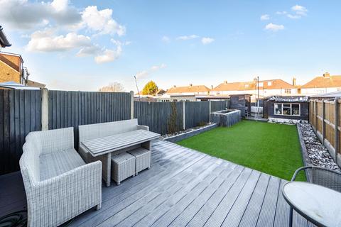 4 bedroom terraced house for sale, Lewis Avenue, Gillingham, Kent