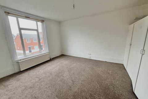 2 bedroom flat to rent, Brockhurst Road, Gosport PO12