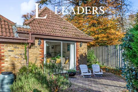 1 bedroom house to rent, Glenheadon Rise, Leatherhead, KT22