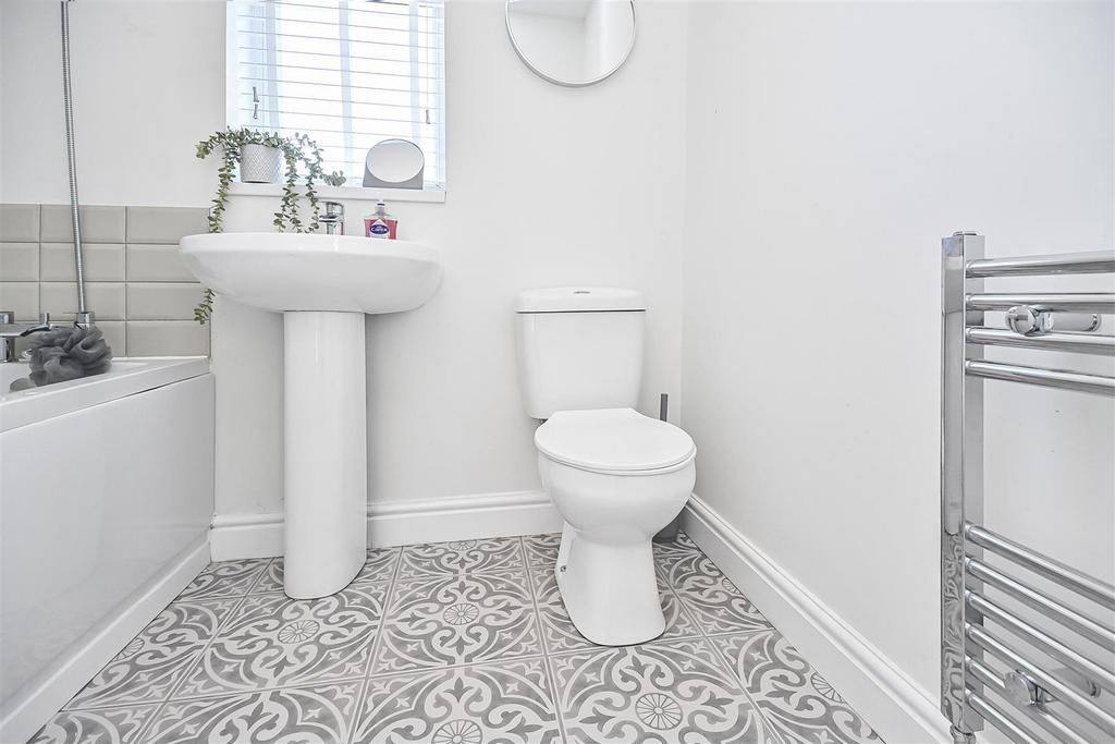 10 Wakefield Street Bathroom (2).jpg