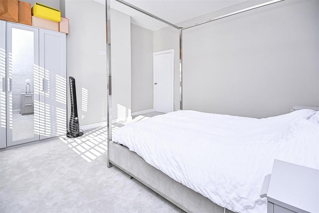10 Wakefield Street Bedroom 1 (3).jpg