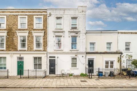2 bedroom flat for sale, Queens Road, Teddington TW11