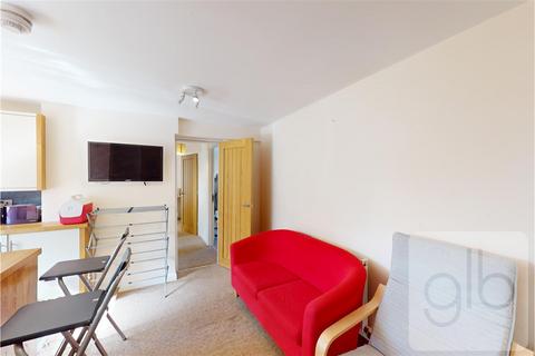3 bedroom flat to rent, Binswood Street, Leamington Spa CV32