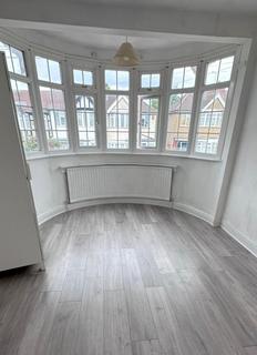 3 bedroom terraced house to rent, Ovesdon Avenue, Harrow HA2