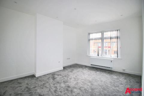 2 bedroom flat to rent, 56b London Road, Romford, Essex RM7 9QX