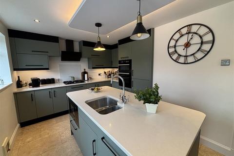 4 bedroom semi-detached house for sale, Lyncote Road, Rowley Fields Leicester