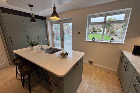 4 bedroom semi-detached house for sale, Lyncote Road, Rowley Fields Leicester
