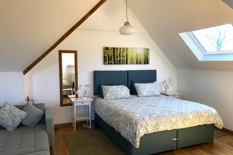 Studio to rent, Red Squirrel Apartment, Dulas, Ynys Mon