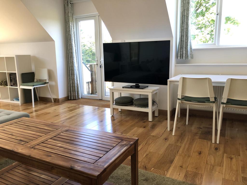 Aa TV apt 1