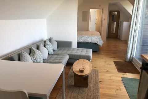 Studio to rent, Woodpecker studio apartment, Dulas
