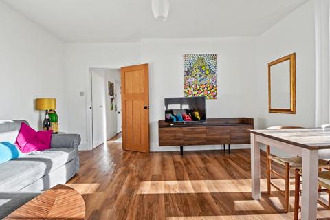 2 bedroom flat for sale, Make Peace Mansions,Makepeace Avenue, Highgate, London N6