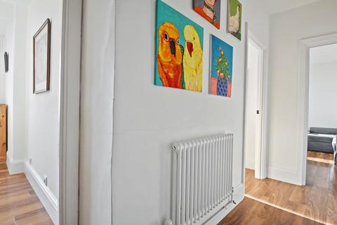 2 bedroom flat for sale, Make Peace Mansions,Makepeace Avenue, Highgate, London N6