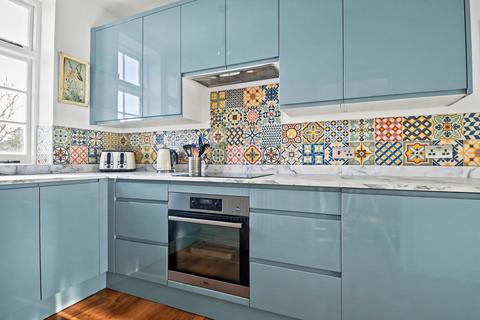 2 bedroom flat for sale, Make Peace Mansions,Makepeace Avenue, Highgate, London N6