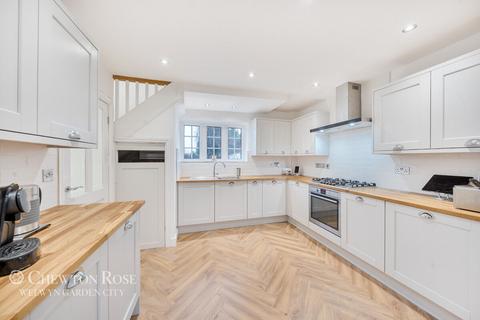 5 bedroom semi-detached house for sale, Manor Road, ST ALBANS