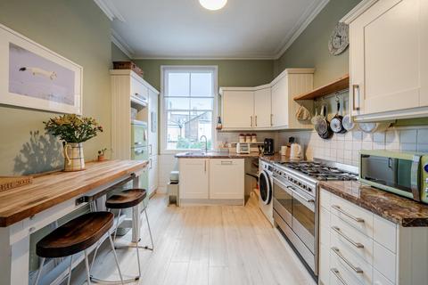 3 bedroom flat for sale, Offley Road, London, SW9