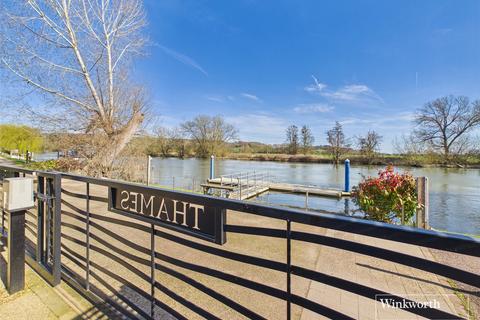4 bedroom detached house for sale, River Gardens, Purley on Thames, Reading, Berkshire, RG8