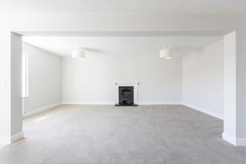 2 bedroom flat to rent, Market Street, Sandwich, Kent, CT13