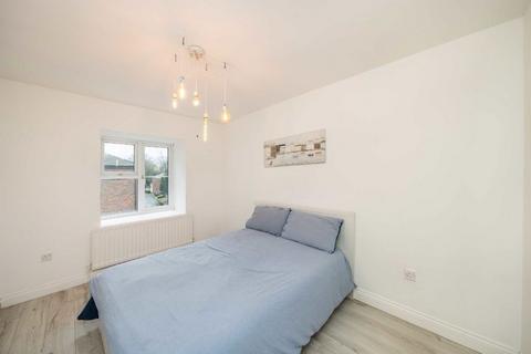 2 bedroom house for sale, Monarch Mews, London SW16