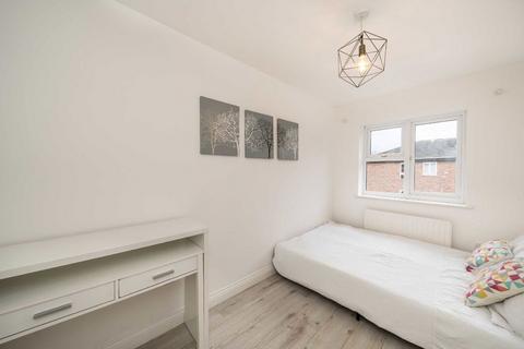 2 bedroom flat for sale, Monarch Mews, London SW16