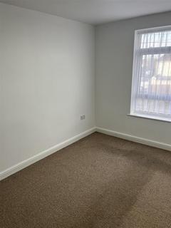 3 bedroom terraced house to rent, Hogarth Close, Cippenham