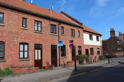 2 bedroom terraced house to rent, Mill Gate, Newark, Nottinghamshire, NG24