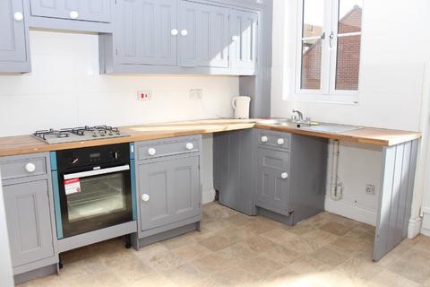 2 bedroom terraced house to rent, Mill Gate, Newark, Nottinghamshire, NG24