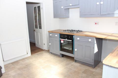 2 bedroom terraced house to rent, Mill Gate, Newark, Nottinghamshire, NG24