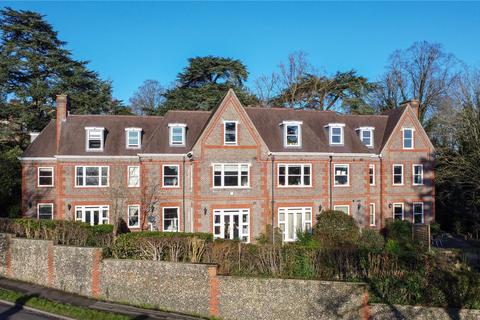 2 bedroom apartment to rent, Treetops, Reading RG4