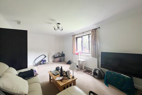 1 bedroom flat to rent, Willow Court, Bassetsbury Lane, High Wycombe, HP11