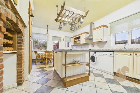 3 bedroom detached bungalow for sale, Seaview Avenue, West Mersea CO5