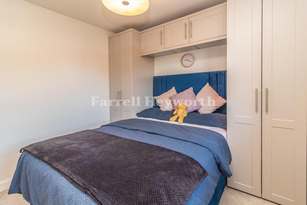 Bedroom 2 image 2
