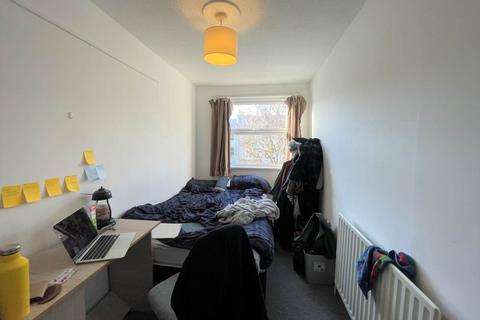 4 bedroom flat to rent, Seafield Road, Hove, East Sussex