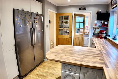 4 bedroom detached house for sale, Victoria Road, Fleur De Lis, NP12