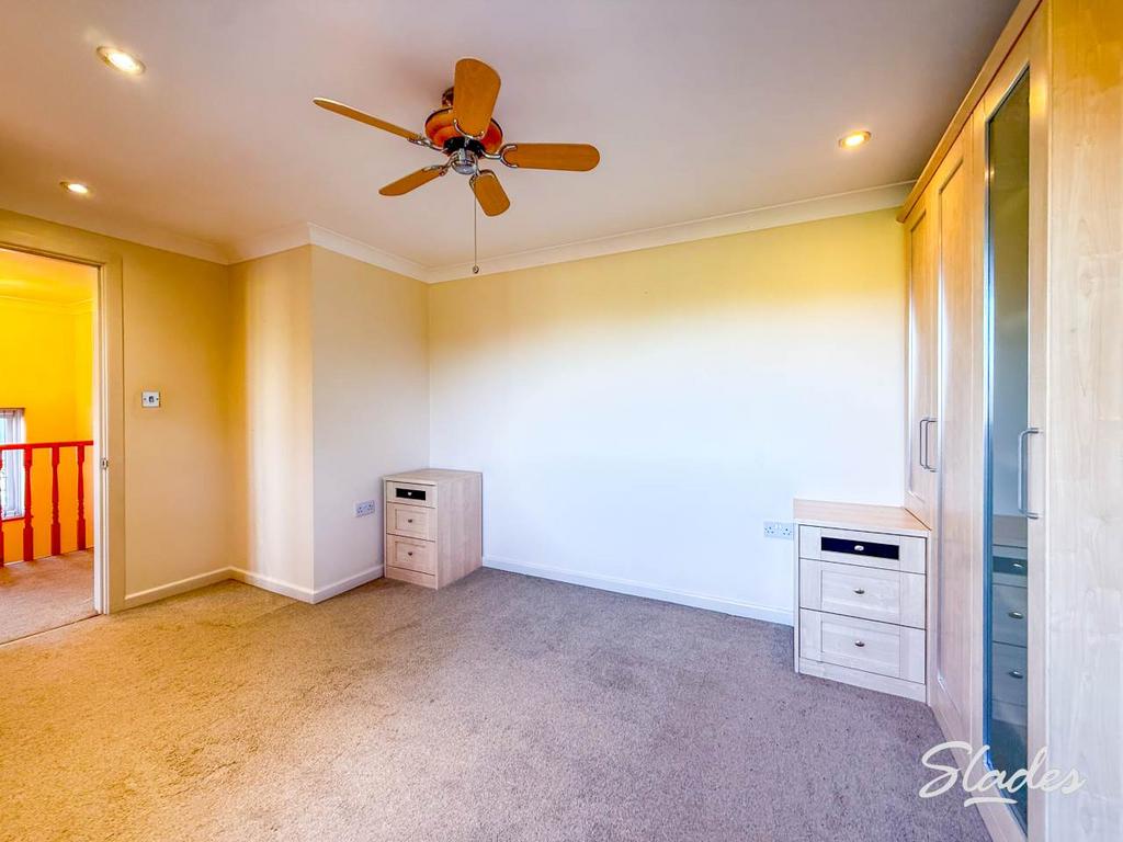 Bedroom 2 (2)